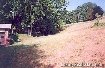 2nd image of 1493 Brevard Rd