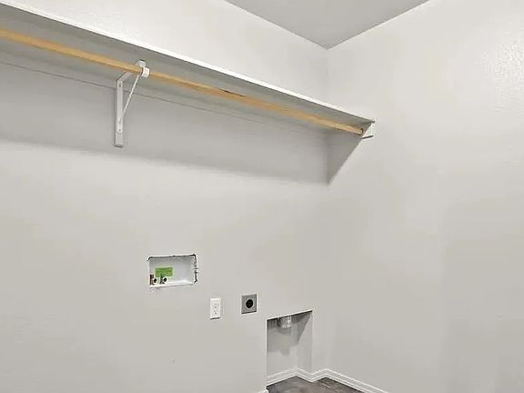 3rd image of 683 Condor Dr