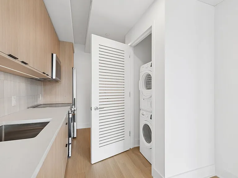 499 President St #722 — Photo 9