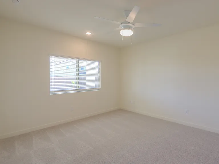 40285 W Chambers Ave — Photo 23