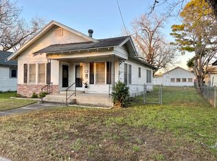 410 E Morgan Ave, Cuero, TX 77954