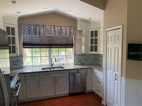 3rd image of 601 China Berry Cir