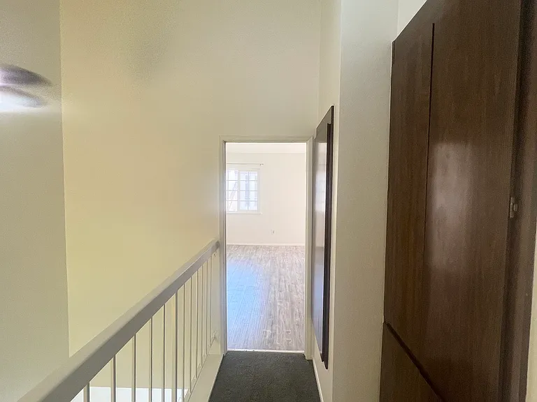 4842 King Cir #B — Photo 14