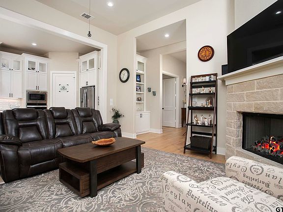 4th image of 7434 Waterview Sq