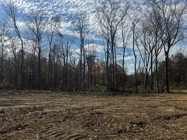 1 Northcutts Cove Ln, McMinnville, TN 37110