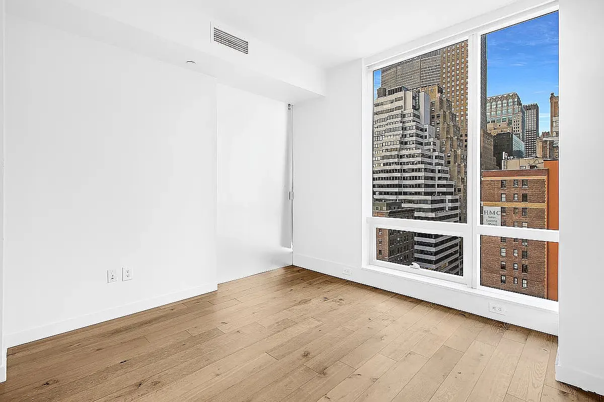 325 Lexington Ave APT 15C photo 1