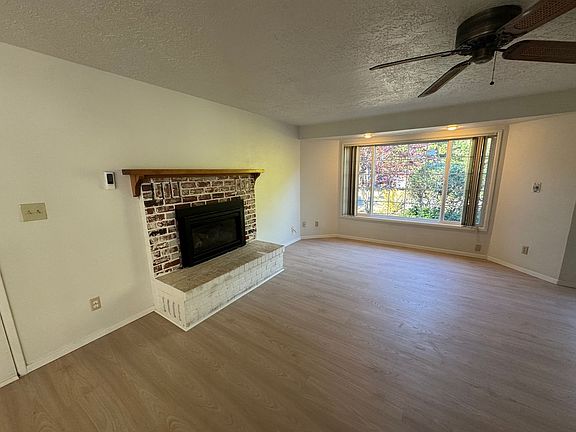 4th image of 307 NW 25th St