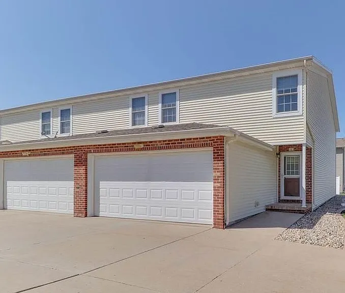 1104 Ekstam Dr #1 — Photo 1