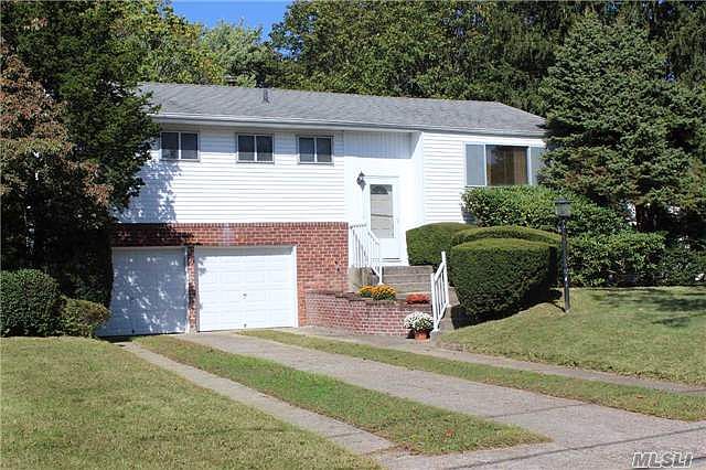 1st image of 4 Newbrook Ln