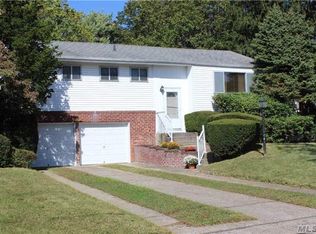 4 Newbrook Ln, East Northport, NY 11731
