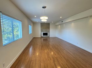 268 N Crescent Dr APT 301, Beverly Hills, CA 90210