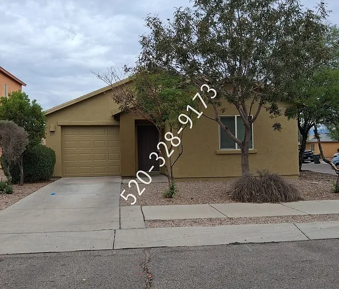 945 E Emma Marie Owner Agent — Photo 1
