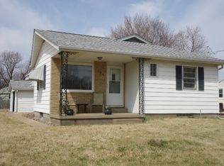 704 Hillcrest Rd, Milan, IL 61264