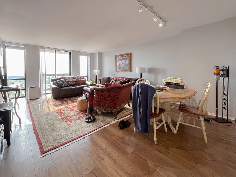 1660 N Lasalle St #1608 — Photo 4