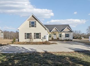 1039 Hayshed Rd, Dickson, TN 37055