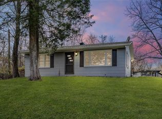 157 Centaur Rd, Chesterfield, MO 63005