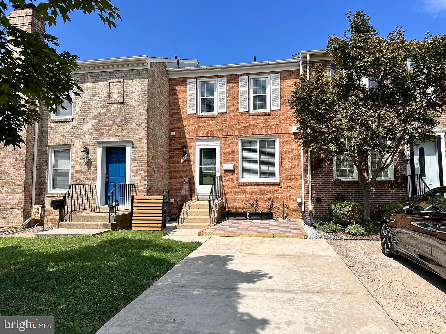 3 bed, 4.0 bath, 1896 sqft, $3,650 — Photo 2