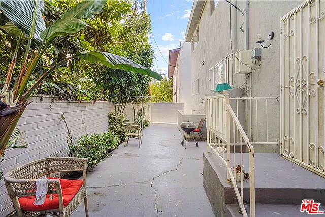 1006 Havenhurst Dr #4 — Photo 12