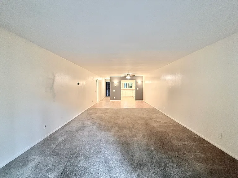 2522 Clairemont Dr #103 — Photo 8
