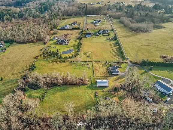 5th image of 3816 Windmill Ln