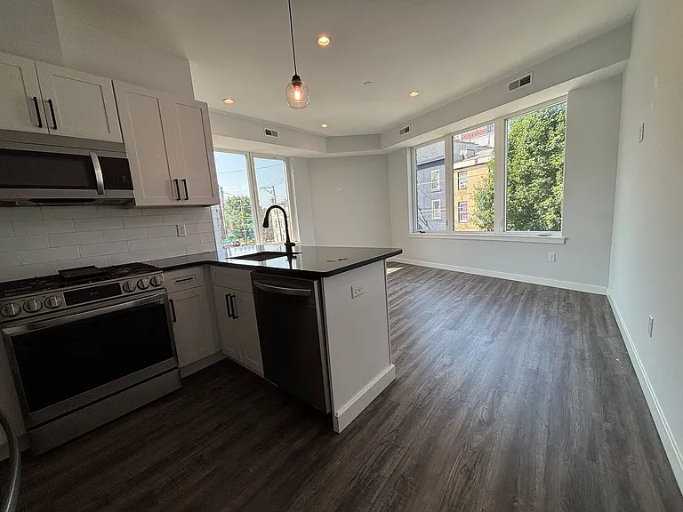 2301 Frankford Ave — Photo 42