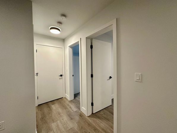 2 bedroom rental in Burnaby — photo 2