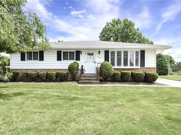 3475 W 213th St, Fairview Park, OH 44126