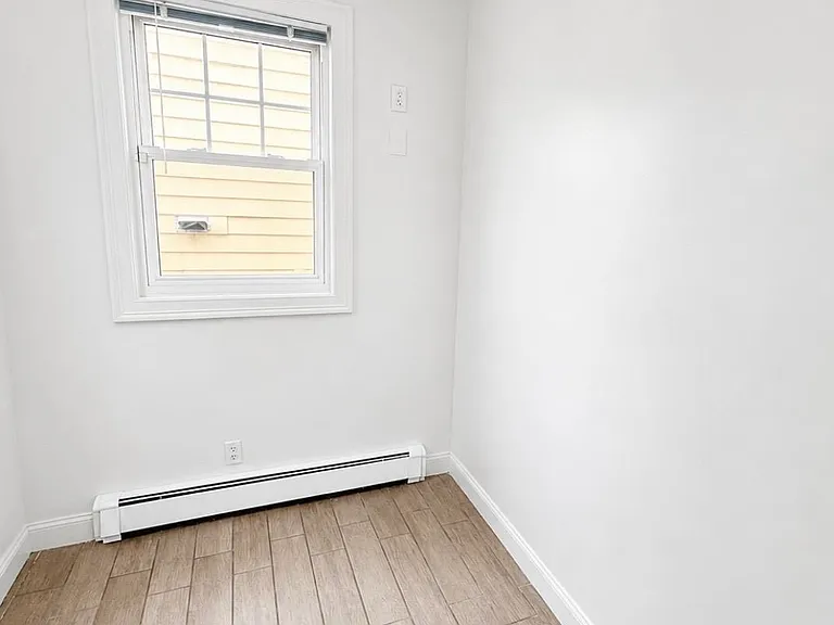 58 Williams Ave — Photo 7