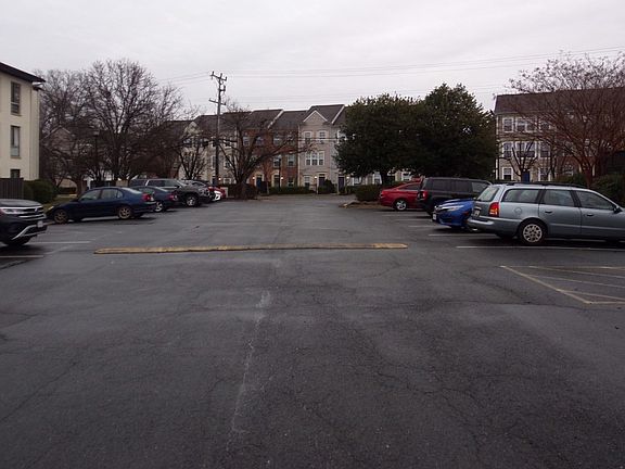 4th image of 623 Center St APT 102