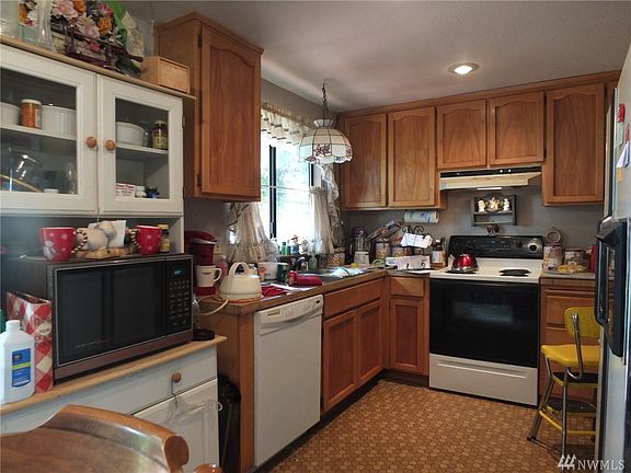 3rd image of 9205 59th Dr NE