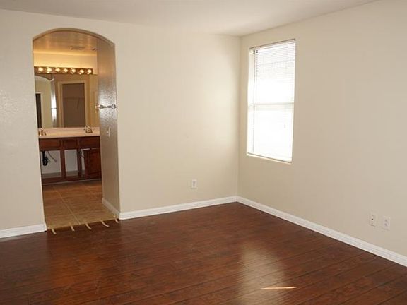 4th image of 5447 Hasley Canyon Ave