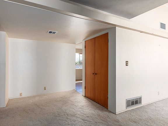 3rd image of 8540 N Aspen Ave