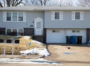 4208 Prairie Hills Rd, Kearney, NE 68845