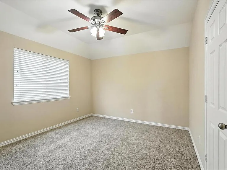 2101 Broadstone Dr — Photo 25