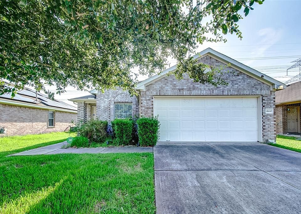 1st image of 2610 Seahorse Bend Dr