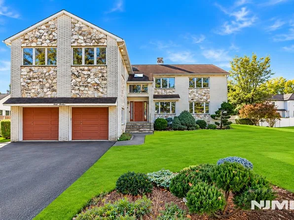 40-12 Kilada Court, Fair Lawn, NJ 07410
