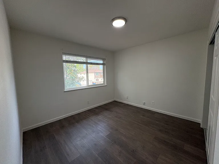 3228 Williamsburg Dr #3 — Photo 5