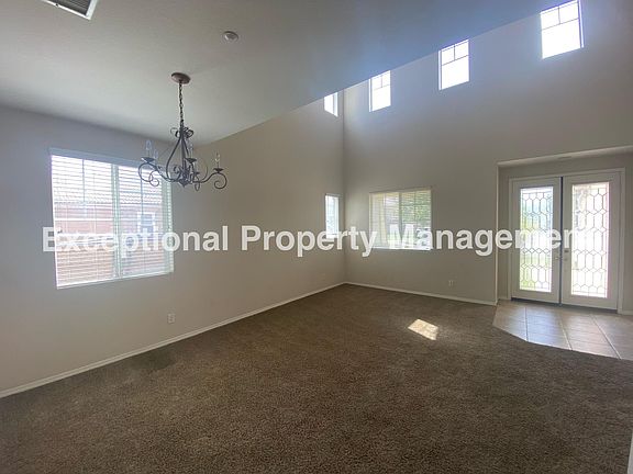 4th image of 15458 Thistle St