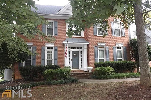 Pristine traditional home in the beautiful Fairfield Community