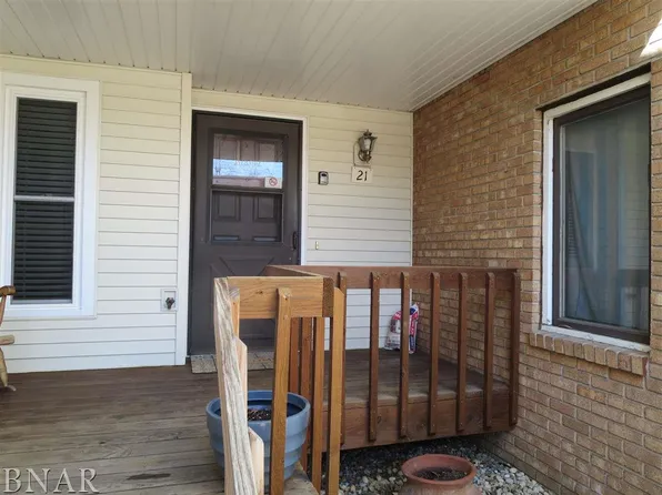 903 N Linden St, Normal, IL 61761