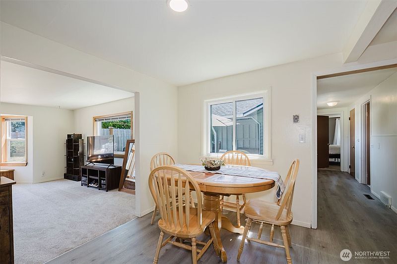 3rd image of 143 Dora Avenue
