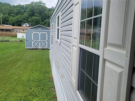 2nd image of 211 Broughton Ave