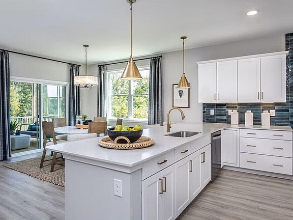 5th image of 2047 Upland Ln
