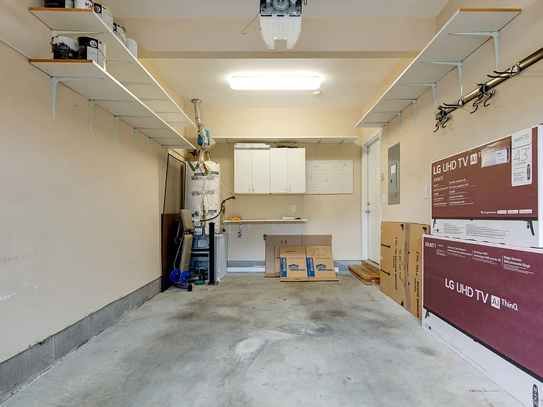 7802 Kemberton Dr W — Photo 23