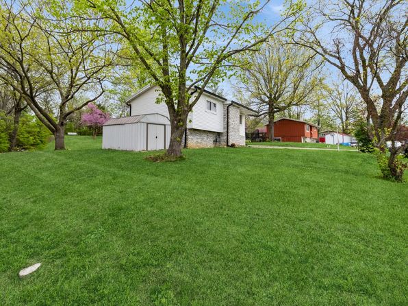 520 Lakeview Dr, Lamoni, IA 50140