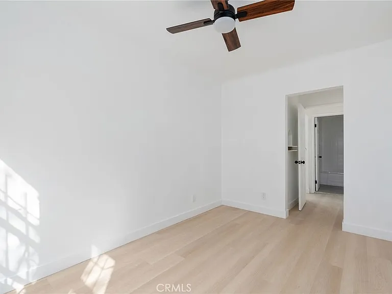 240 1/2 E 84th St #TOWNHOUSE — Photo 7