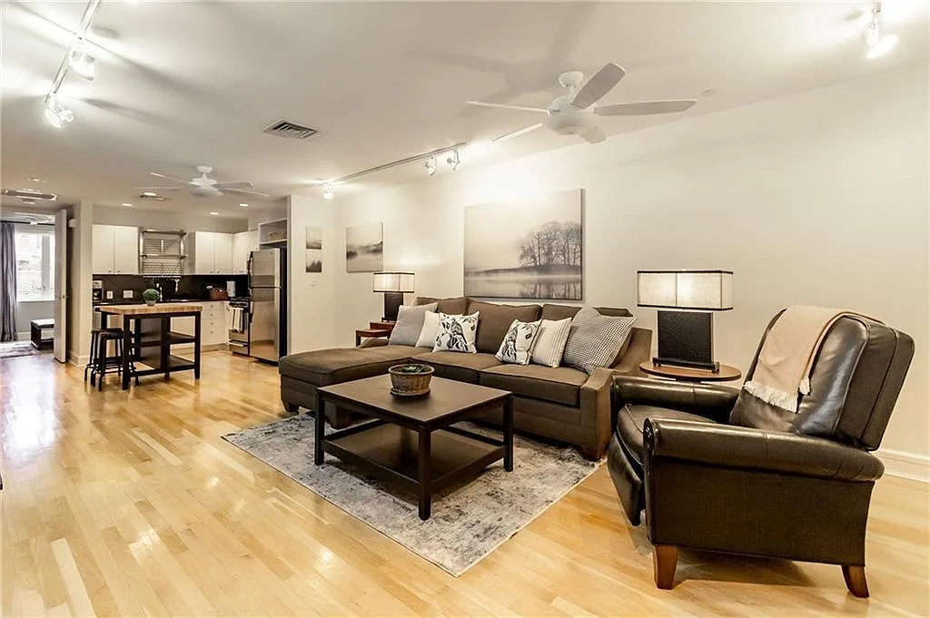 1 bed, 1.0 bath, 774 sqft, $3,000 — Photo 3
