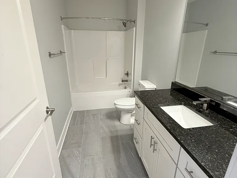 310 W 31st St #7 — Photo 6