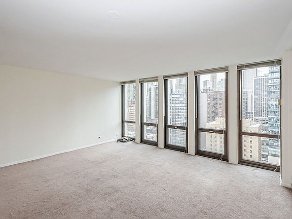 4th image of 1 E Scott St APT 1705