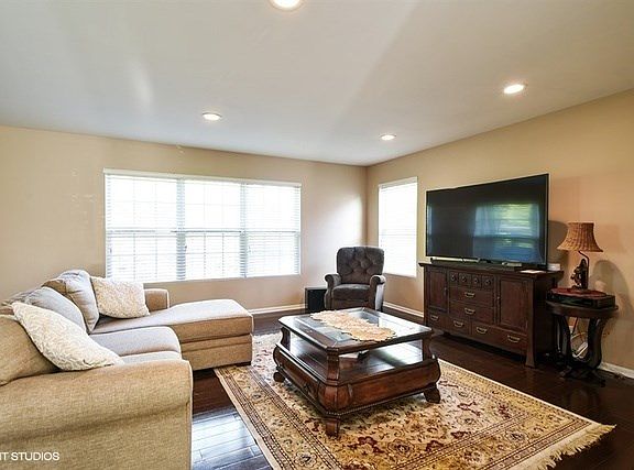 5th image of 2145 Lotus Dr